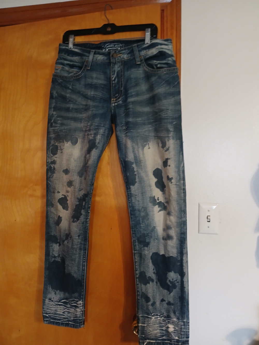 Slim Straight Men's Jeans in Distressed Blue Wash